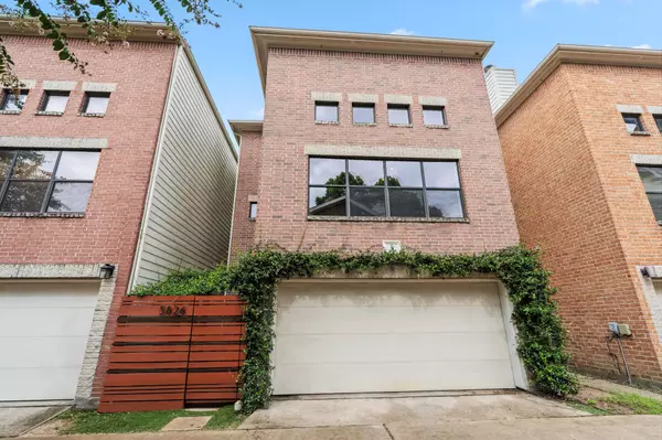 5826 Larkin ST, Houston, TX 77007