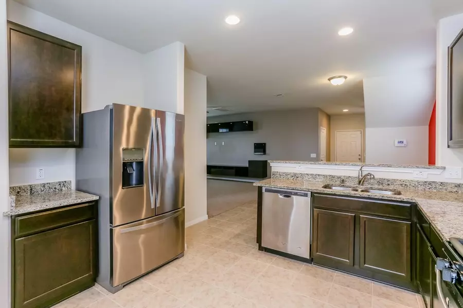 914 Canyon Hill LN, Rosenberg, TX 77471