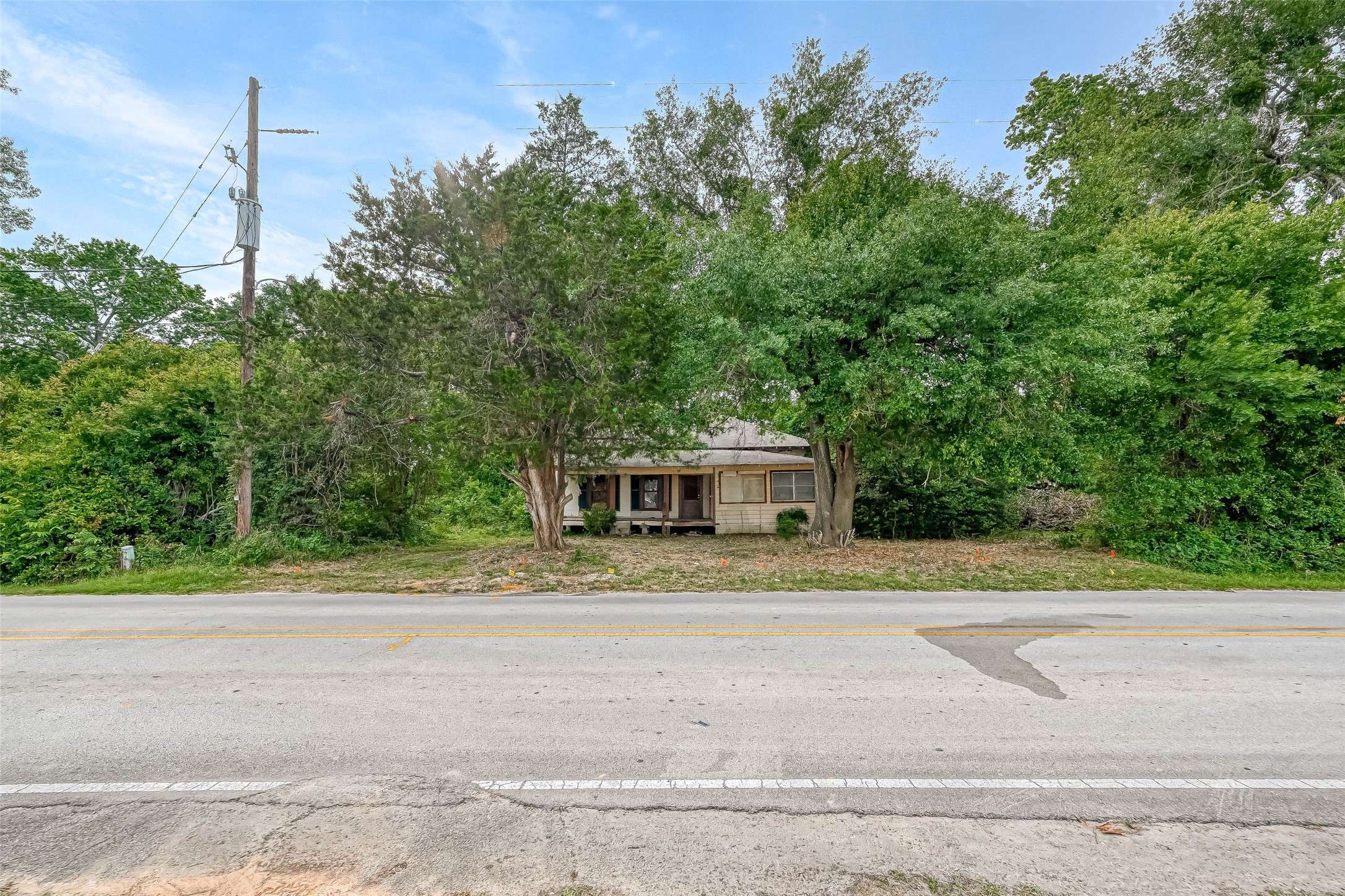 Cleveland, TX 77327,216 S San Jacinto AVE
