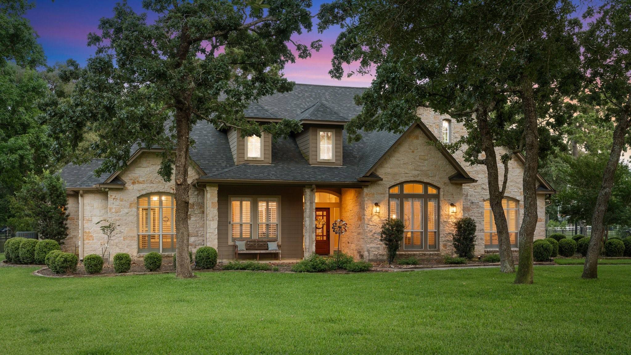 28622 Champions DR, Magnolia, TX 77355