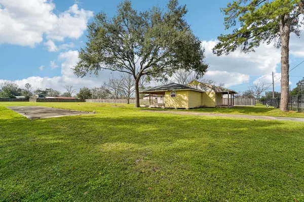 Pasadena, TX 77503,5226 Pine AVE