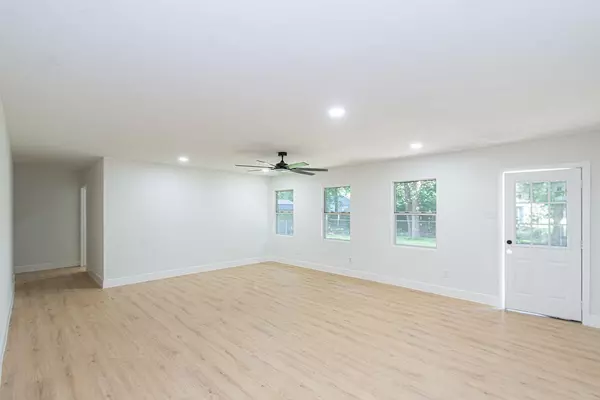 Santa Fe, TX 77510,11921 14th ST