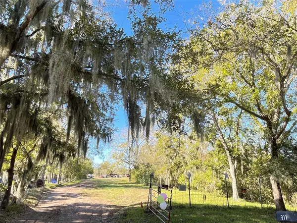 Sweeny, TX 77480,311 County Road 488b