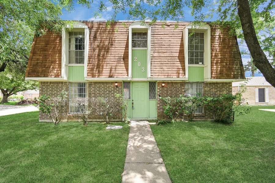 203 Kirkaldy DR, Houston, TX 77015