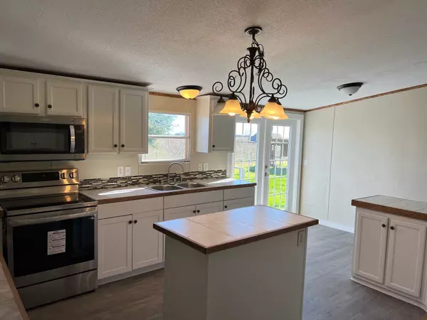 Schulenburg, TX 78956,220 Klesel RD