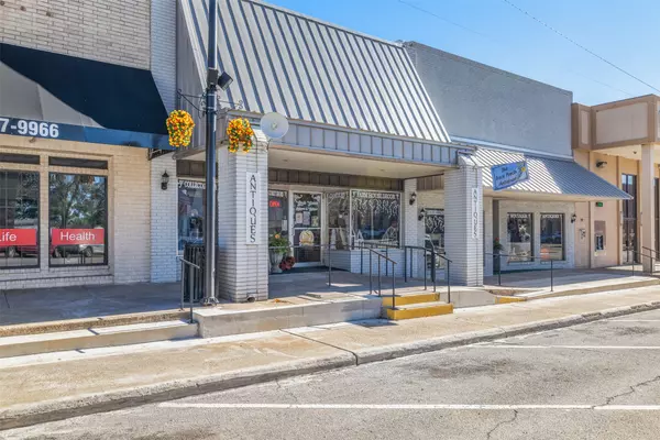 Caldwell, TX 77836,123 W Buck Street