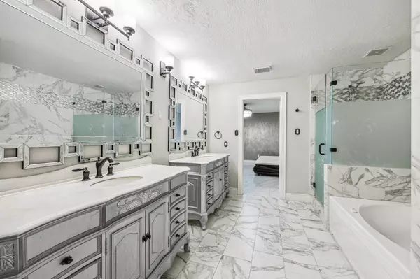 6021 Whispering Lakes DR, Katy, TX 77493