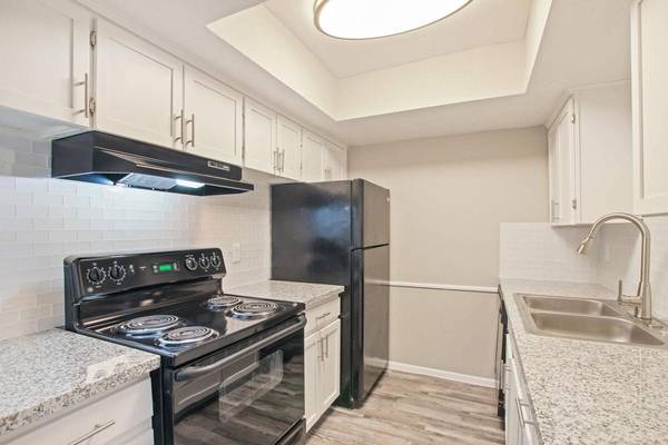 1212 Hampshire Ln #206-2, Richardson, TX 75080