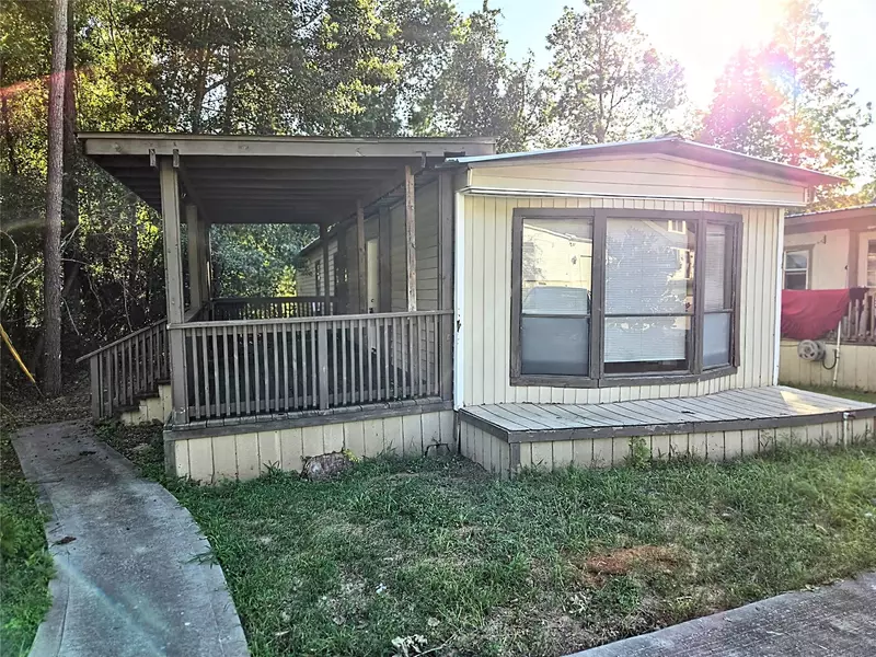 858 Queenswood, Montgomery, TX 77316
