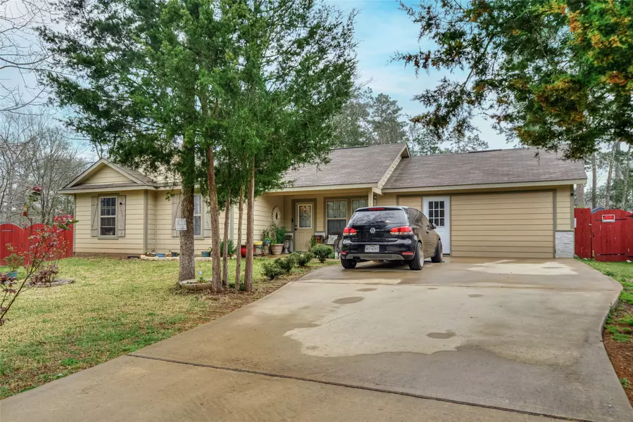 10610 Royal Adrian DR, Conroe, TX 77303