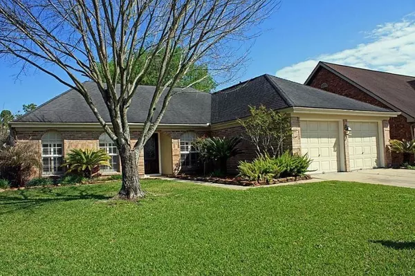 4007 Lotus DR, Pearland, TX 77584