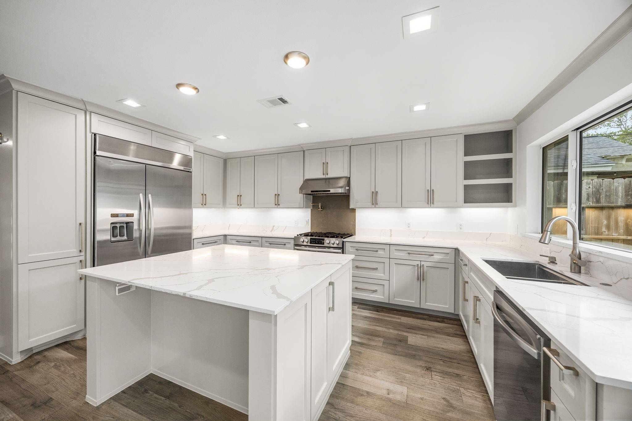 4626 Ella BLVD, Houston, TX 77018