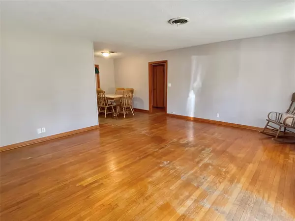 Sweeny, TX 77480,1004 Elm