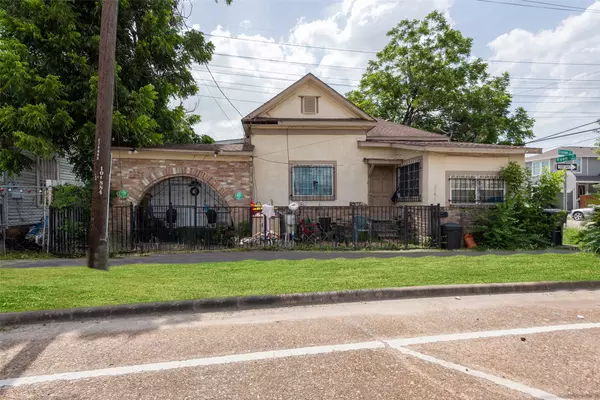 1614 Ryon ST #B, Houston, TX 77009