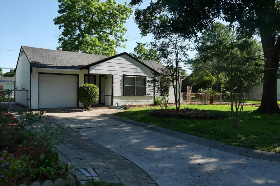 7102 Raton ST, Houston, TX 77055