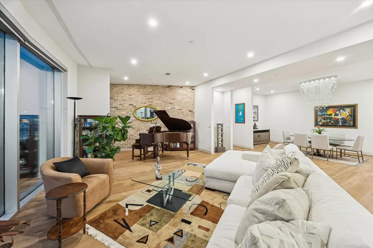 Houston, TX 77056,1600 Post Oak BLVD #802