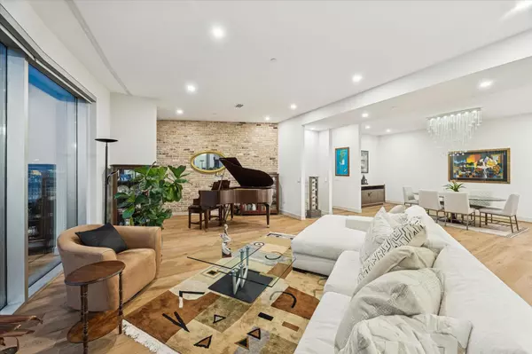 1600 Post Oak BLVD #802, Houston, TX 77056