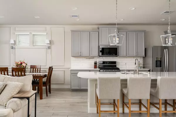 9810 Falling Fern LN, Houston, TX 77080