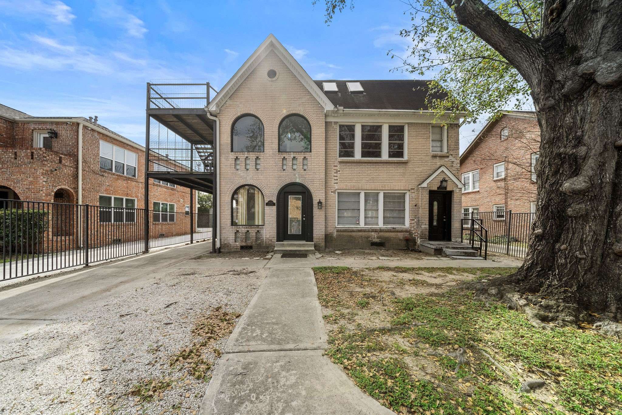Houston, TX 77006,1635 Castle CT