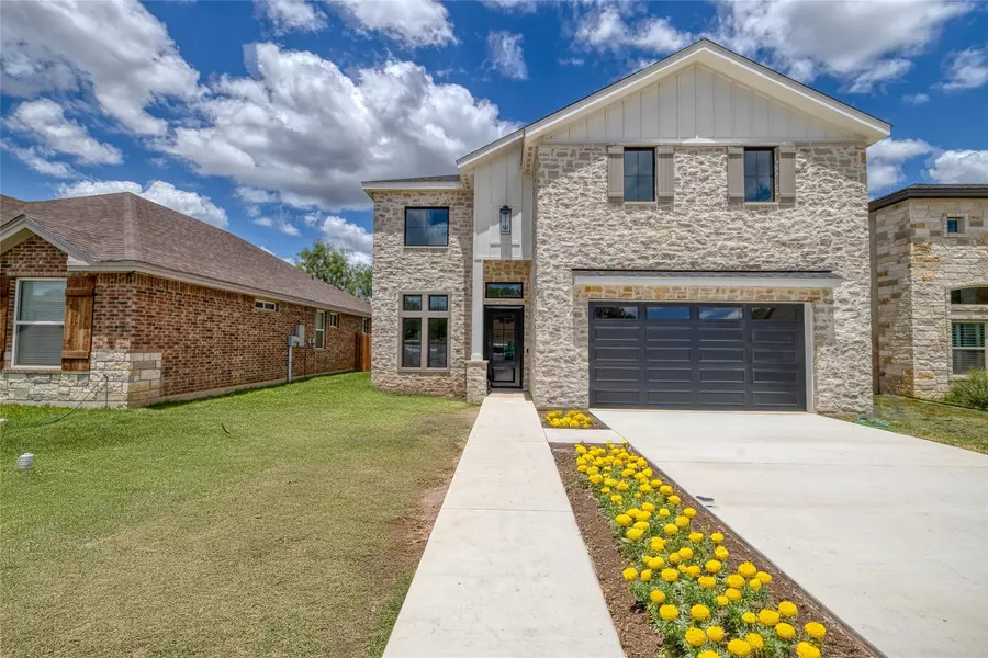 6 Rio Seco DR, Uvalde, TX 78801