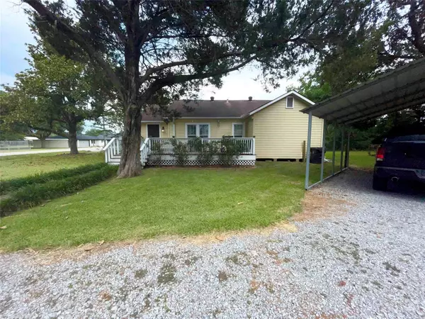 751 Bridgeview ST,  Bridge City,  TX 77611