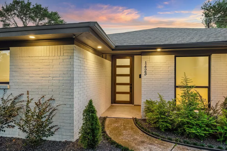 1423 Mapleton DR, Houston, TX 77043