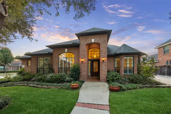 5619 Lake Place DR, Houston, TX 77041