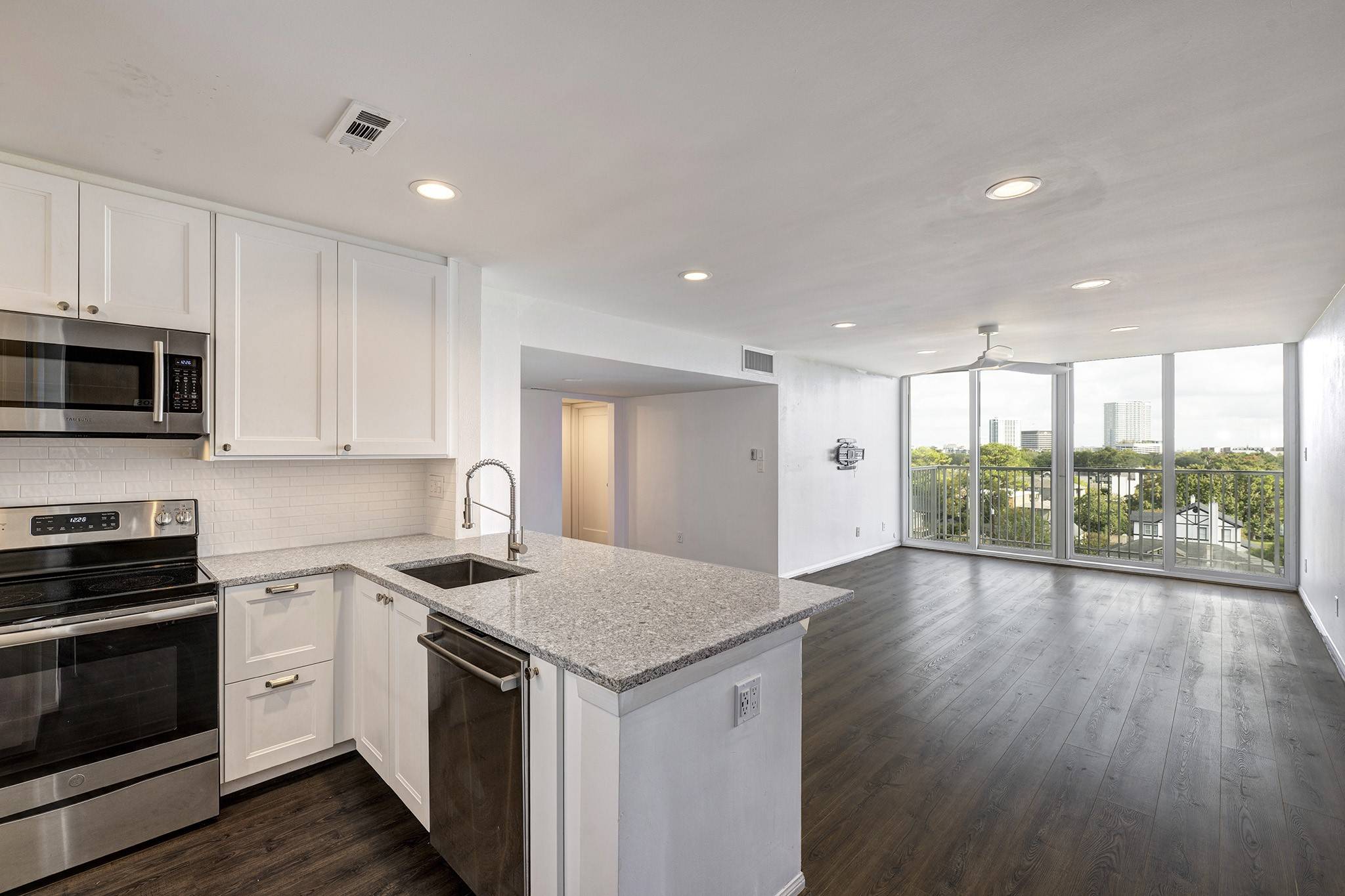 3614 Montrose BLVD #605, Houston, TX 77006