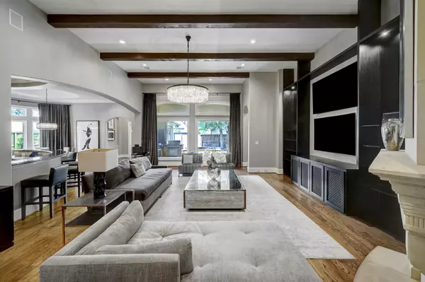 Houston, TX 77056,5310 Woodway DR