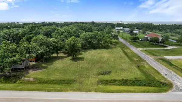 0 Oak Island DR, Anahuac, TX 77514