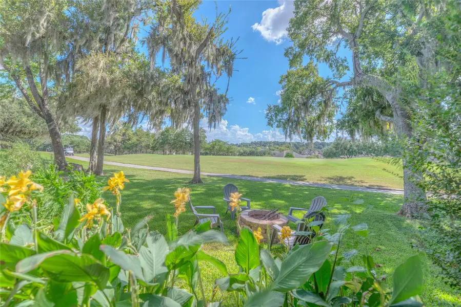 100 Cove W, Montgomery, TX 77356