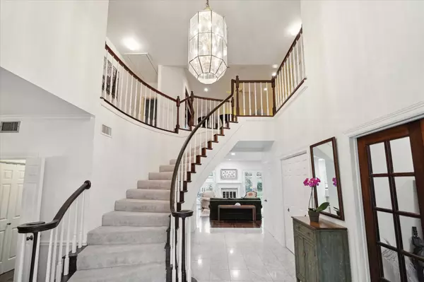 Houston, TX 77055,8436 Winningham LN