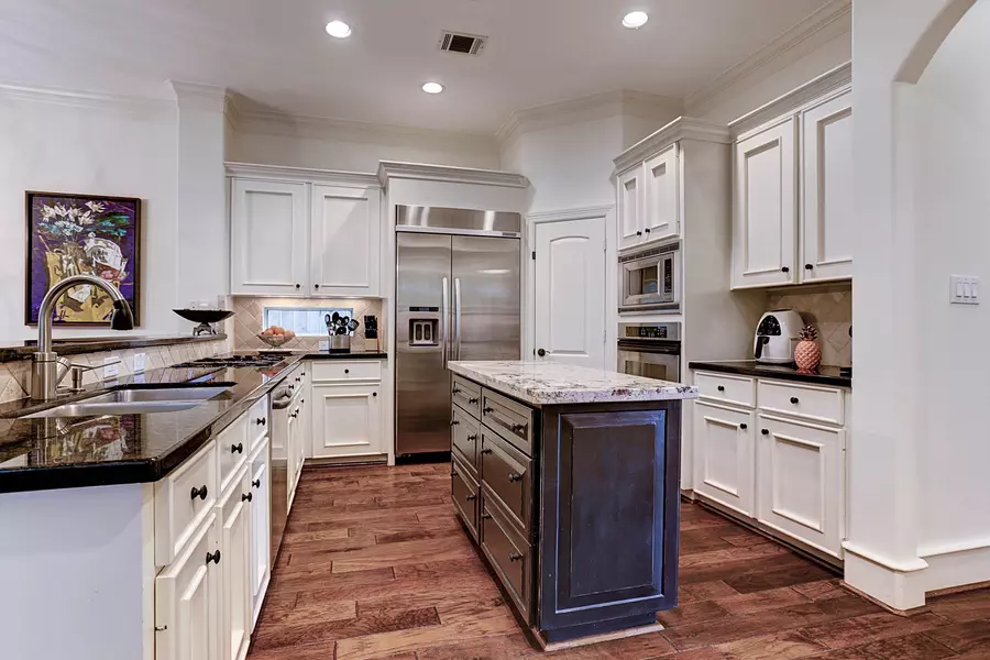 13323 Brentonwood LN, Houston, TX 77077