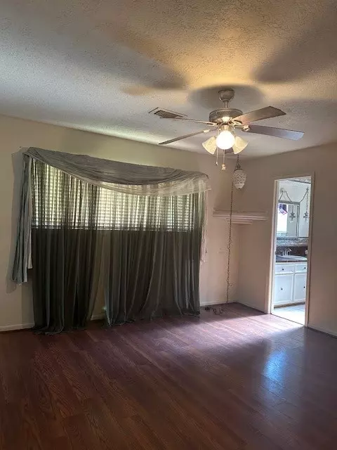 Baytown, TX 77521,609 Heather LN