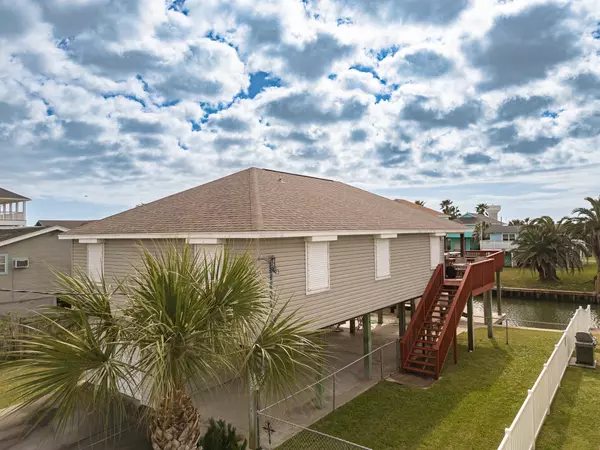 16527 Nassau WAY, Jamaica Beach, TX 77554