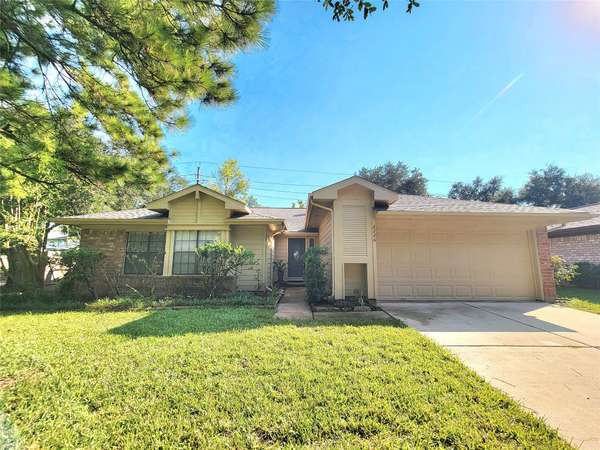 2226 Streamcrest LN, Sugar Land, TX 77479