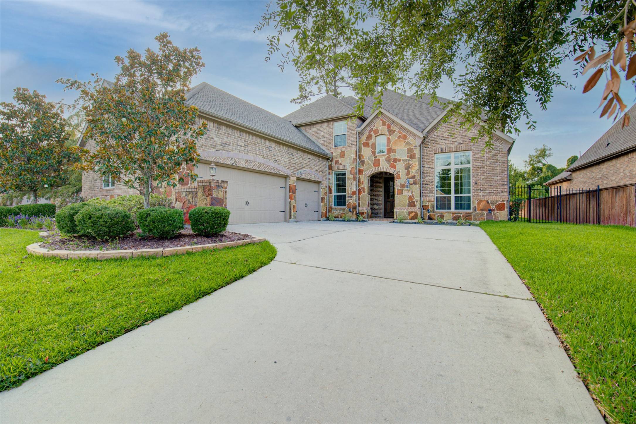 163 N Almondell Way, The Woodlands, TX 77354