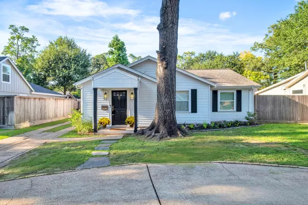 Houston, TX 77018,1038 W 43rd ST
