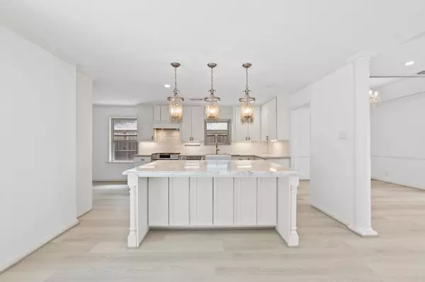 Houston, TX 77057,6249 Overbrook LN