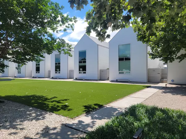 232 W 25th, Houston, TX 77008