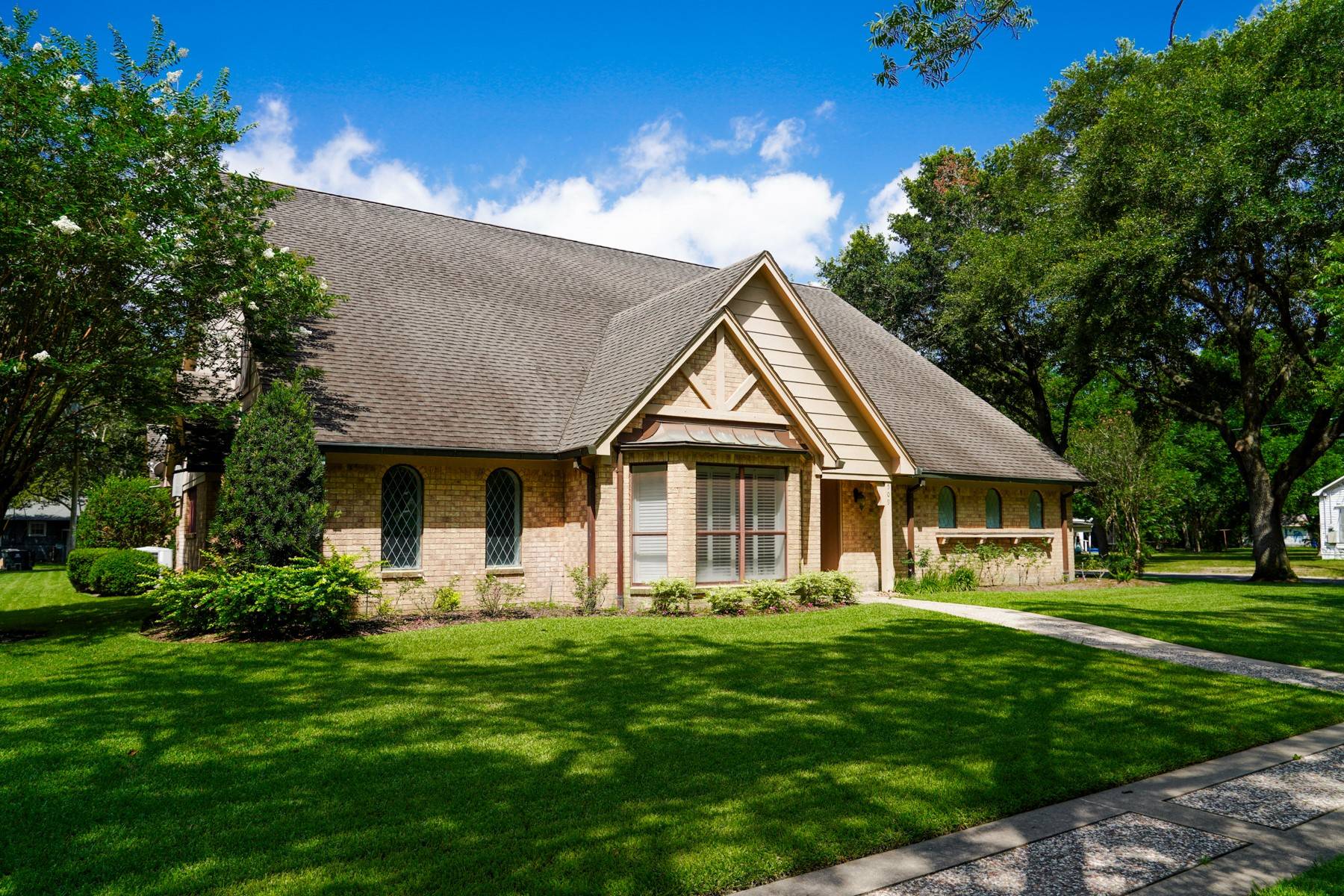 509 Hoskins Broadway ST,  El Campo,  TX 77437