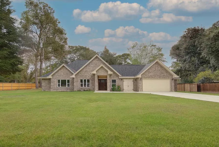 10 Whitewing ST, Dayton, TX 77535