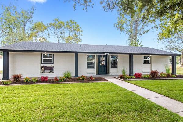 15529 Pine ST, Santa Fe, TX 77517