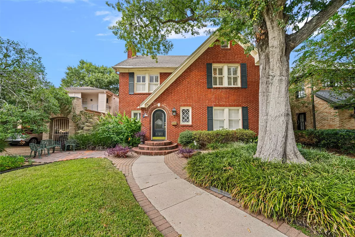 Houston, TX 77005,2320 Wroxton RD