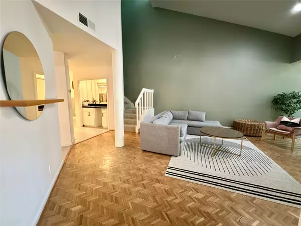 Houston, TX 77005,2607 Rice BLVD