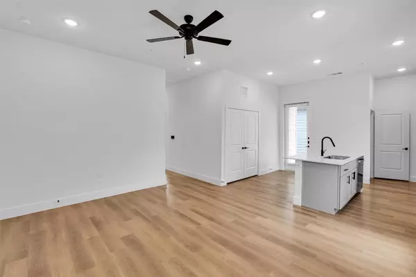 Little Elm, TX 75068,1525B Crossbar DR