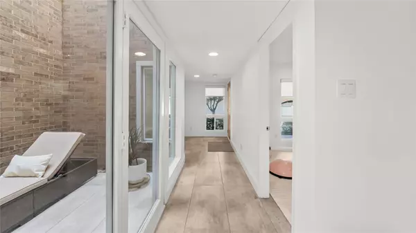 Houston, TX 77056,4728 Post Oak Timber DR #56