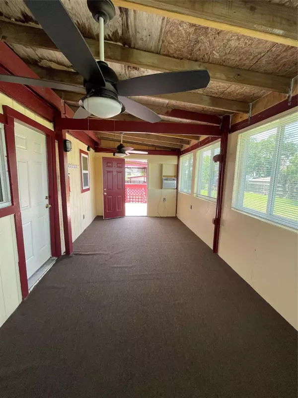 San Leon, TX 77539,110 20th ST #A