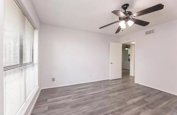 Houston, TX 77042,10047 Westpark DR #72