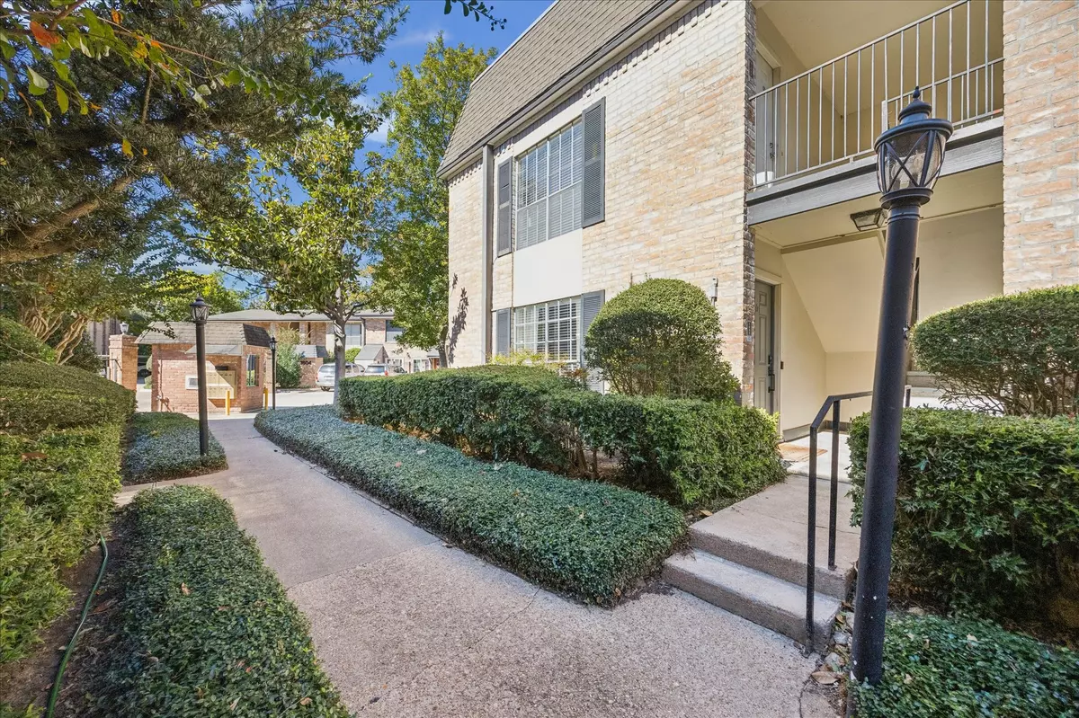 Houston, TX 77063,1809 Stoney Brook DR #101